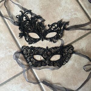 Black lace mask set with ribbon ties